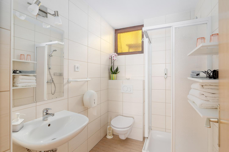 Bathroom 4, Apartment house Jager, Bohinj
