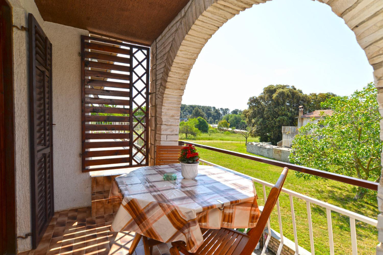 Others 2, Apartment 1633, Pula