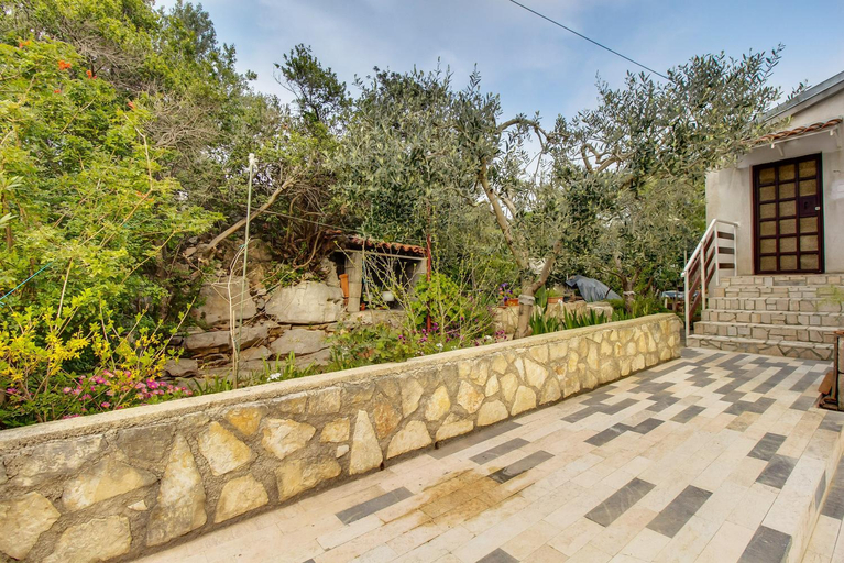 Exterior view, Apartments Mirella, Mali Lošinj