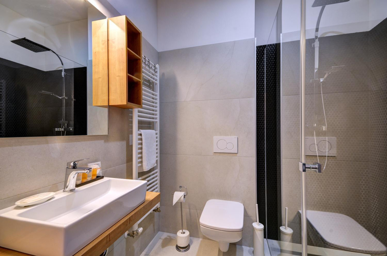Bathroom 3, Penzion Elements, Trnava