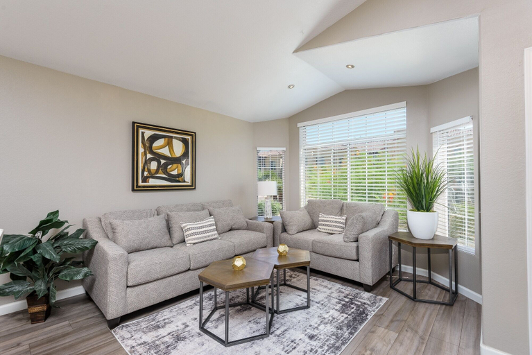 Living room 2, Casa De Mojave 3 Bedroom Home by RedAwning, Maricopa