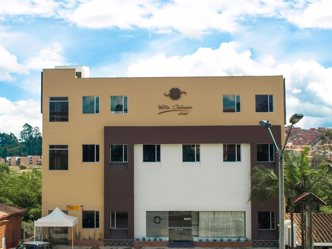Exterior & Views
