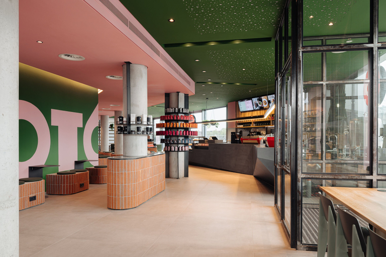 Food & Drinks 5, DoubleTree by Hilton Amsterdam Centraal Station, Amsterdam