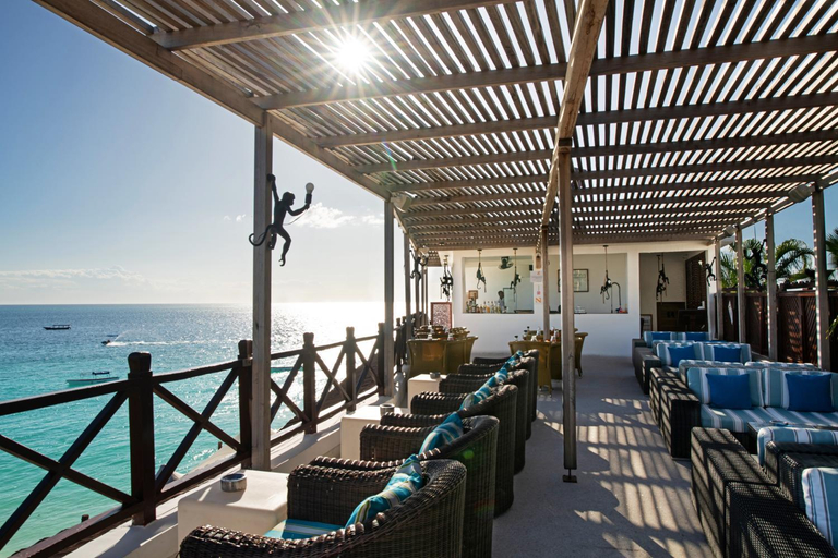 Food & Drinks 5, The Z Hotel, Kaskazini 'A'