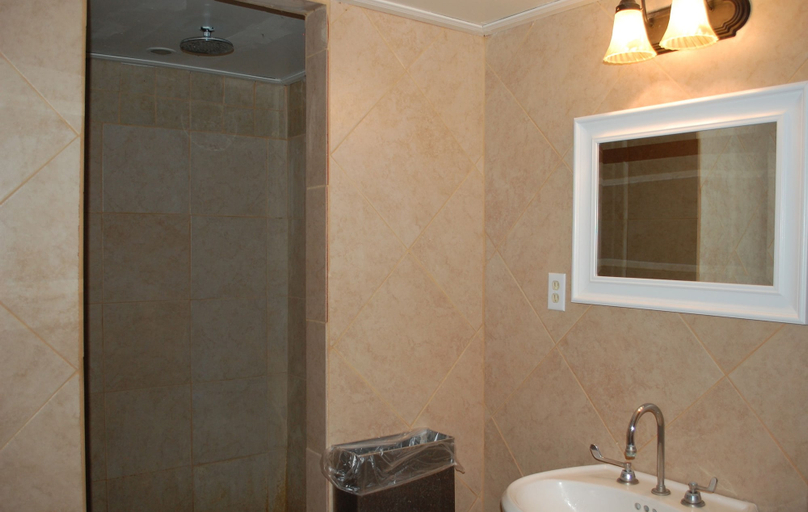 Bathroom 4, Olancha RV Park & Motel, Inyo