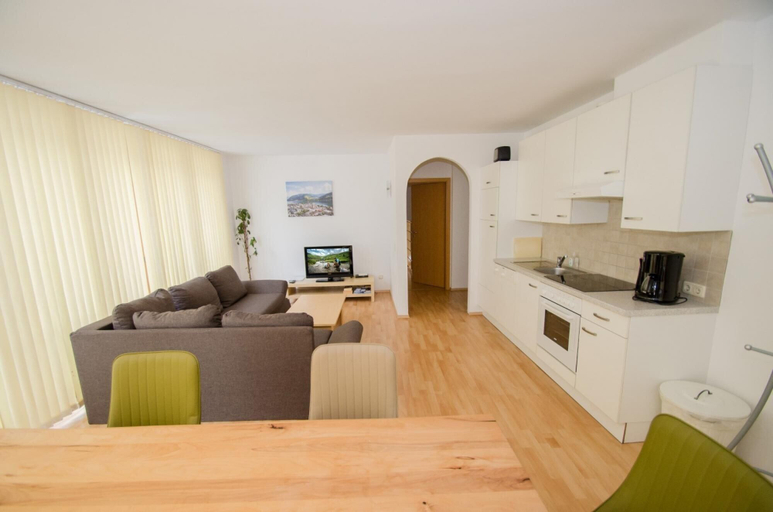 Room 4, Apartment Zell City - Next to ski Lift and Town, Zell am See