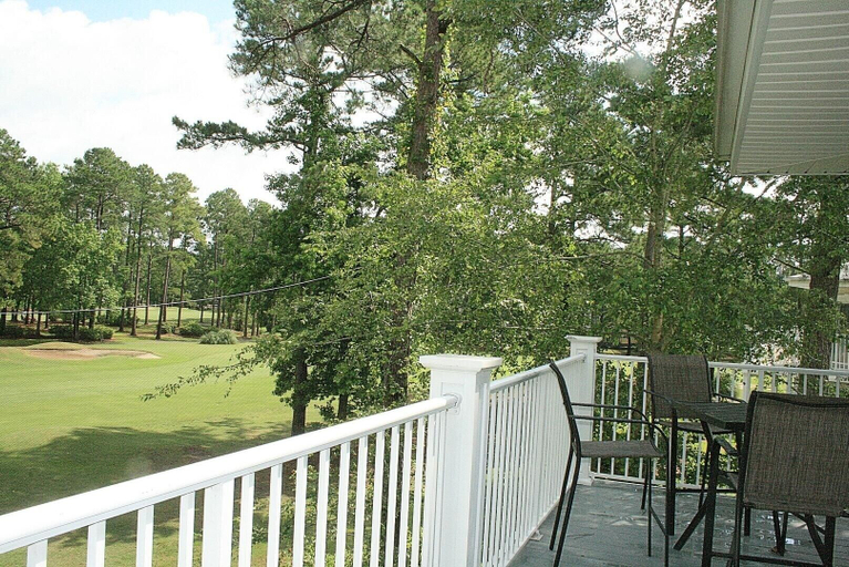 Balcony 5, 1401 2 Bedroom Villa by Redawning, Brunswick