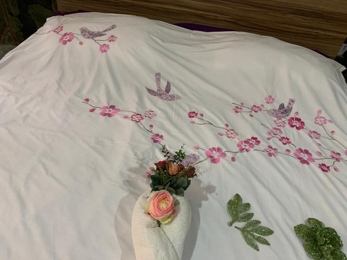 Bedroom 3, 1bed Apartment - Parking, Wifi, Balcony, Bbq, Tema