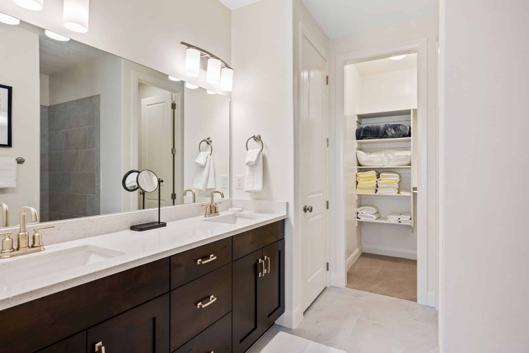 Bathroom 4, Stay N Play by RedAwning, Washington