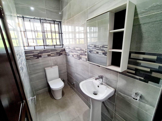 Bathroom 4, Cozy Quiet & Fantastic- Close to Highway - Parking, Tema