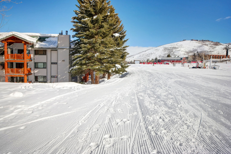 Snow and ski sports 4, Snow Flower 038 3 Bedroom Condo by RedAwning, Summit
