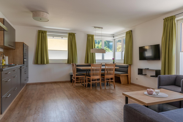Room 3, Fourteen 2 2 Zell am See S P, Zell am See