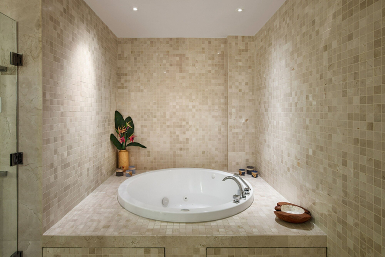 Bathroom 4, Portico 3 by Blue Sky Luxury