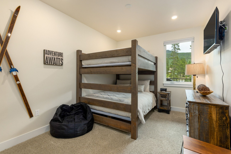 Room 4, 202 Clearwater Lofts 2 Bedroom Condo by RedAwning, Summit
