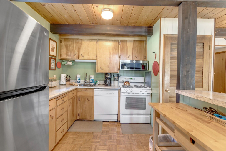Private kitchen 2, Vacation Home 216 3 Bedroom Home by RedAwning, Alpine