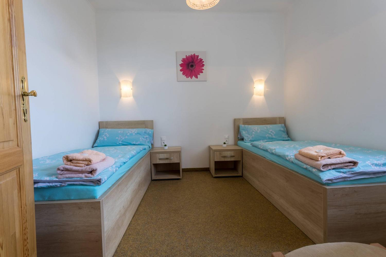 Bedroom 2, Hotel U Nadrazi, Karlovy Vary