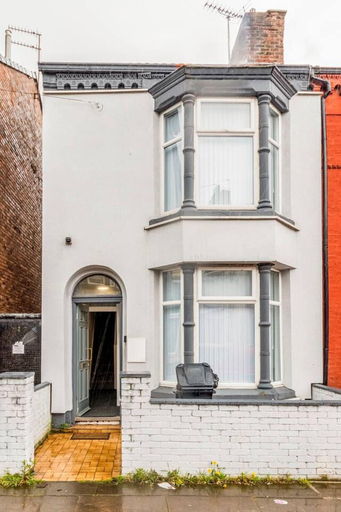 Exterior & Views, Immaculate 4-bed House Near Anfield and Goodison, Sefton