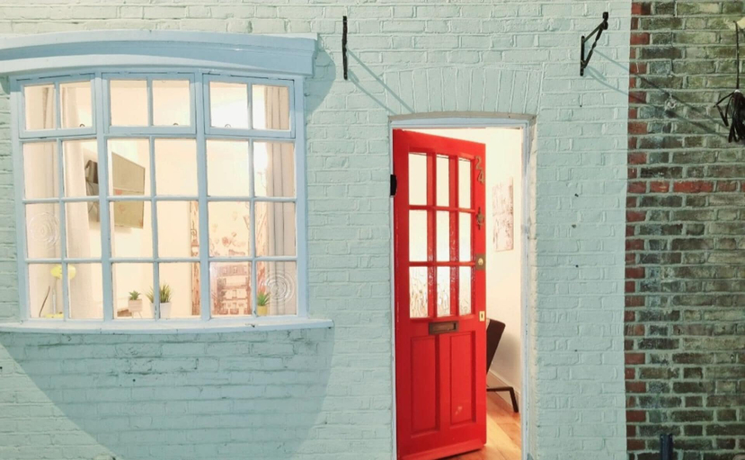 Exterior & Views, Inviting 2-bed Cottage in Windsor, Slough
