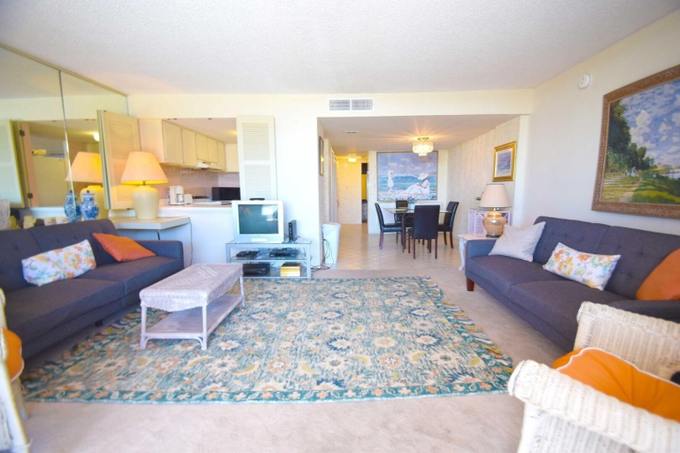 Living room, Fountainhead 209 1 Bedroom Condo by RedAwning, Worcester