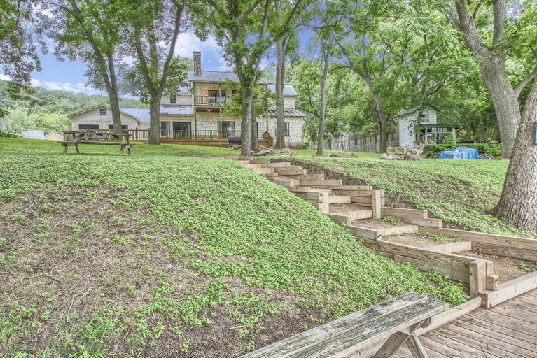 Property grounds 5, Calcamco-rio Rr9030 4 Bedroom Home by RedAwning, Comal
