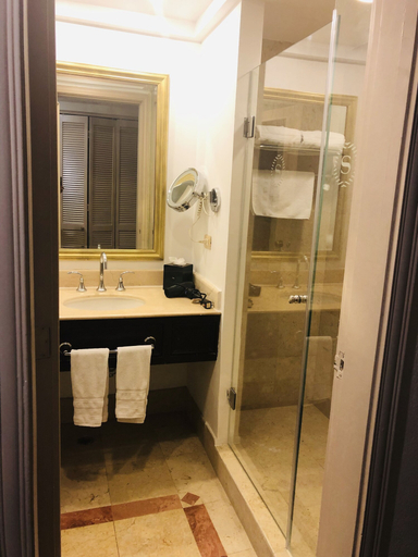 Bathroom 4, Wyndham Monterrey Ambassador Centro, Monterrey