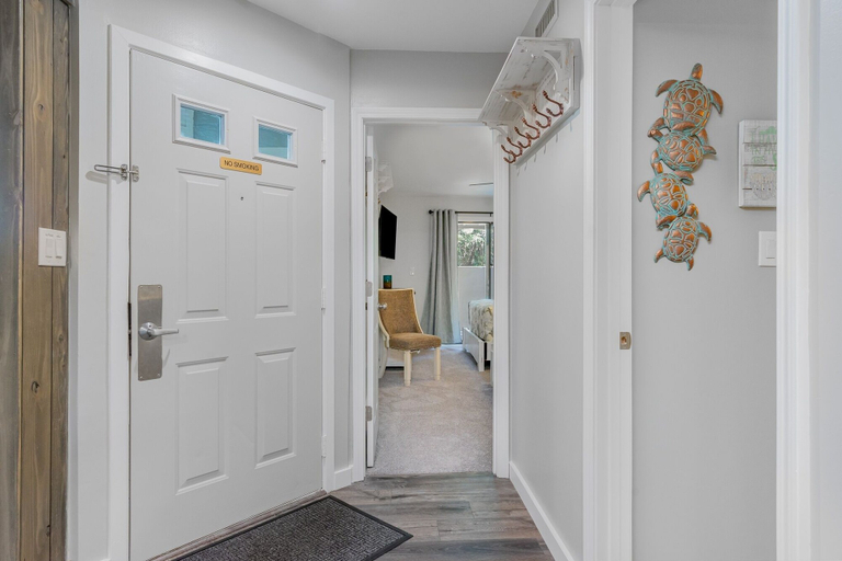 Interior, Completely Remodeled And Open 18c Richmond Park 2 Bedroom Villa, Horry