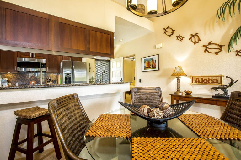 Food & Drinks, Grand Champions 130 2 Bedroom Condo, Maui