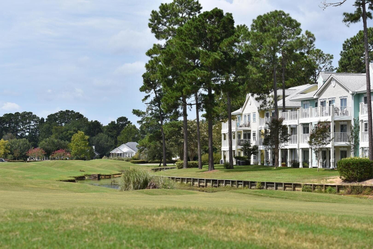 Golf 3, 1509l Home by RedAwning, Brunswick