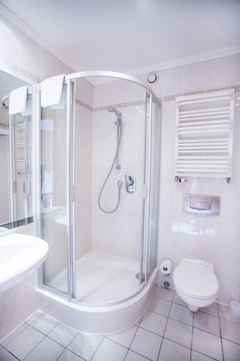 Bathroom 2, Hotel Szydlowski, Gdańsk City