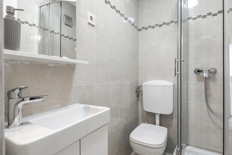 Bathroom 2, Apartments with parking space Sibenik - 21075, Šibenik