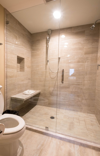 Bathroom 4, Three Bedroom Suite 3 Apartment Hotel by Redawning, Summit