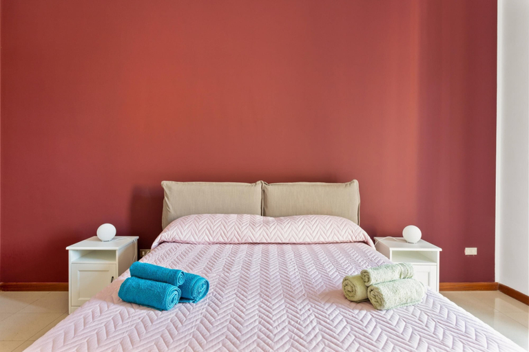 Bedroom 3, Via Pasquale 16 in Napoli, Napoli