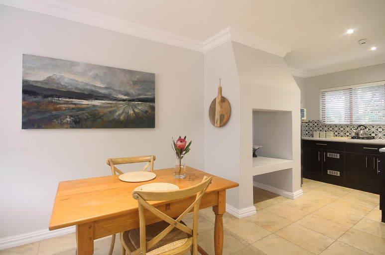 Others 5, Stony Brook Cottages, Cape Winelands