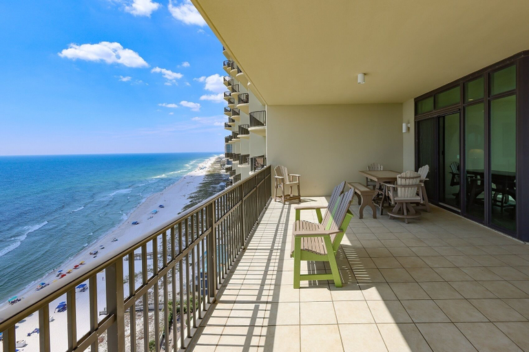 Property grounds 1, Phoenix West by Brett/Robinson Vacations, Baldwin