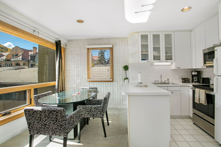 Private kitchen, 401 Vail21 Condos 2 Bedroom Condo by RedAwning, Eagle