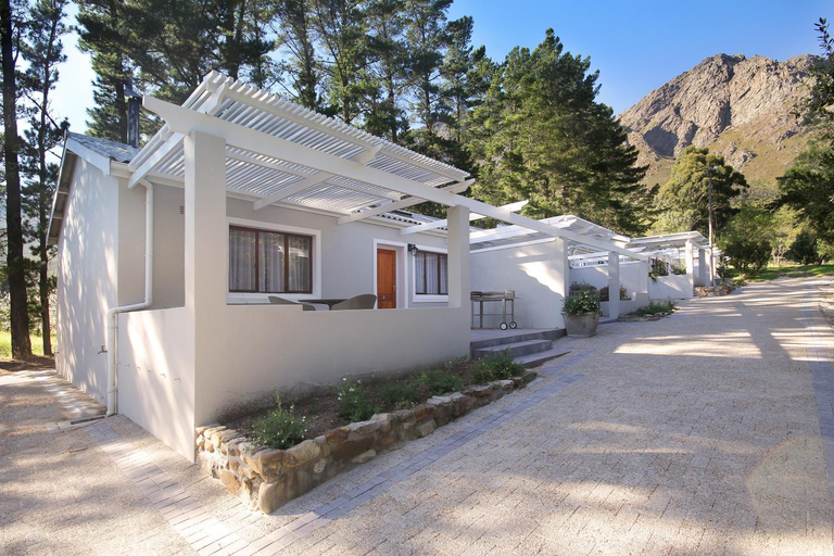 Others 4, Stony Brook Cottages, Cape Winelands