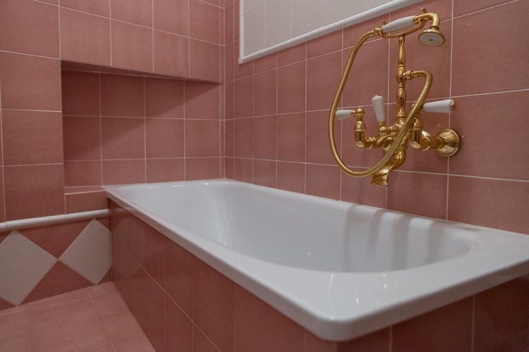 Bathroom 3, Bernardone, Lucca