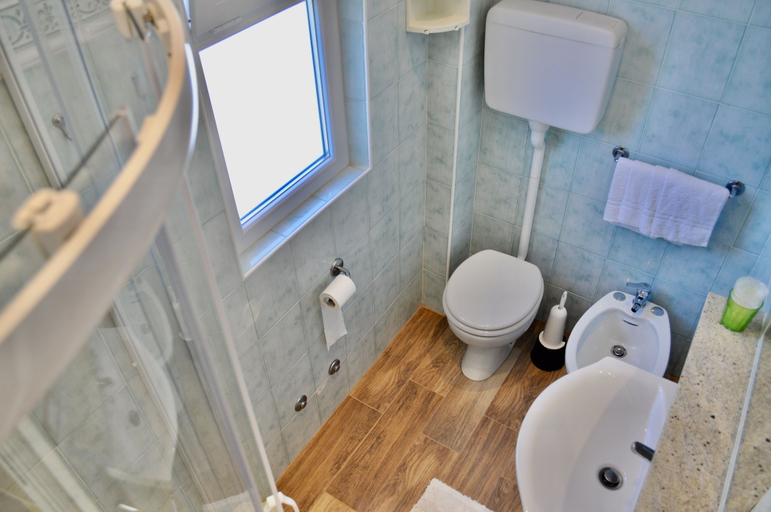 Bathroom 4, Corallo B&B, Rimini