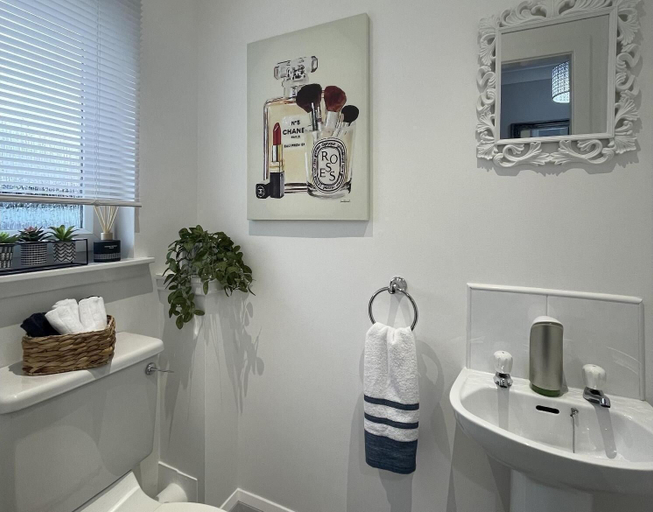 Bathroom, 2 Bed House - Sleeps 4 - Garden, Parking, Wifi, Perthshire and Kinross