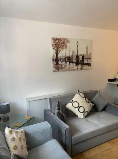 Others 5, Immaculate 2-bed Apartment in Leigh, Wigan