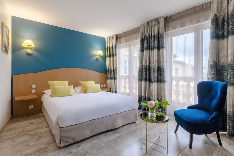 Bedroom 2, Auberge du Poids Public, Haute-Garonne