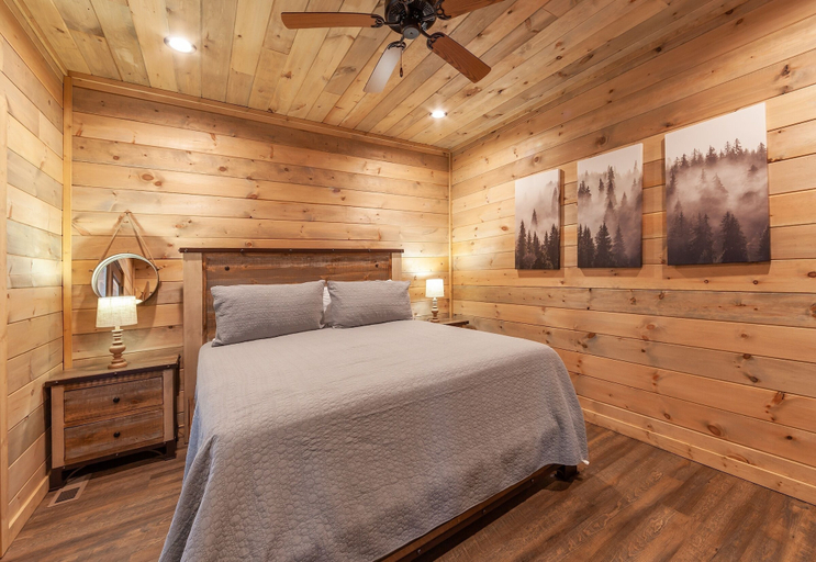 Bedroom 2, Victoria's Secrets 5 Bedroom Cabin by RedAwning, Sevier