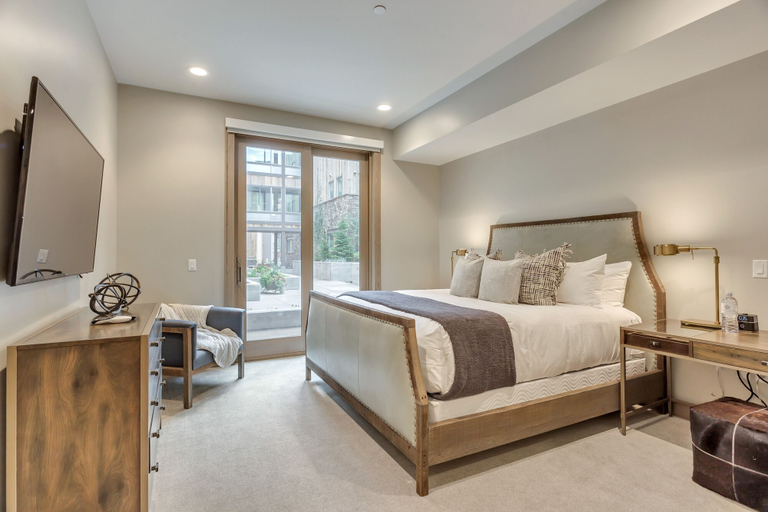 Room 5, Premium Junior Three Bedroom 3 Apartment Hotel by Redawning, Summit