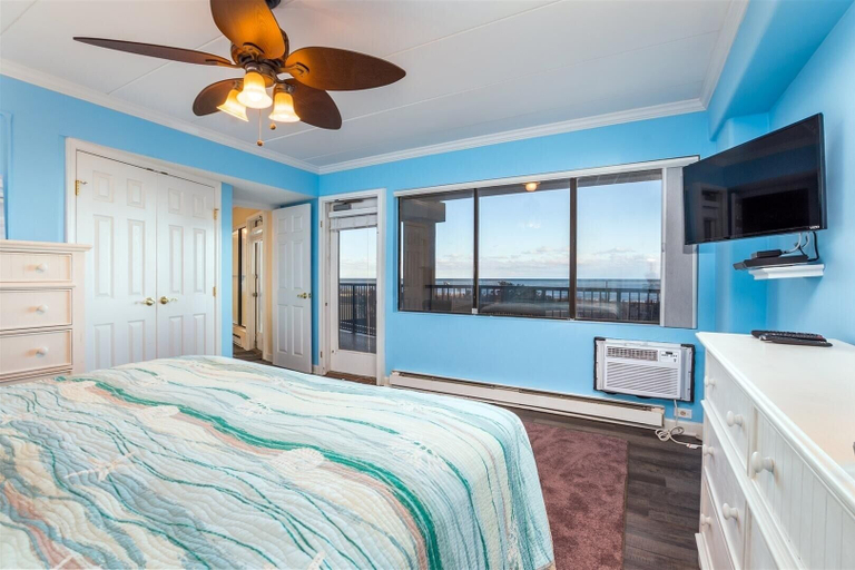 Room 2, High Point South 1c 2 Bedroom Condo by RedAwning, Worcester