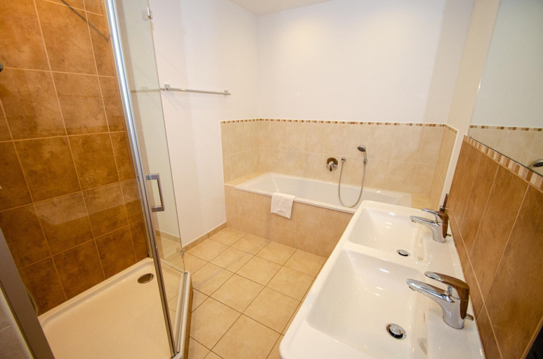 Room 3, Post Residence Apartments 7B 150m From ski Lift, Zell am See