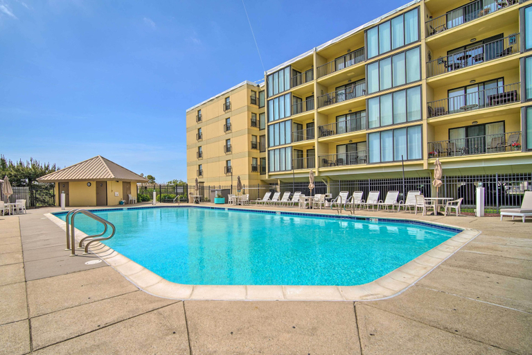 Sport & Beauty 5, Beautiful Brigantine Condo w/ Patio & Beach Access, Atlantic