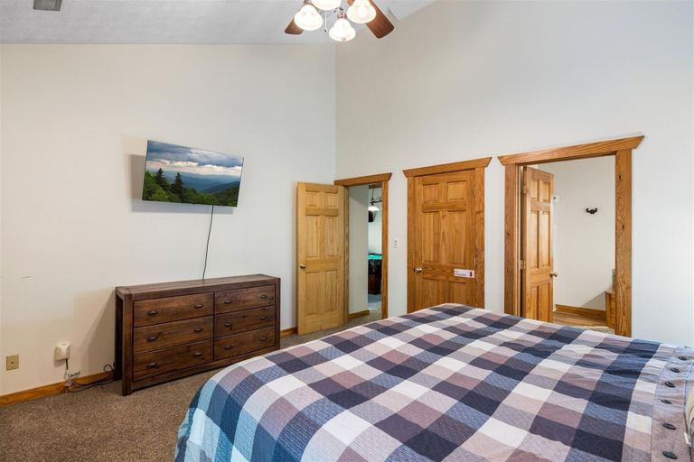 Bedroom 2, Whitetail Cabin 2 Bedroom Cabin by RedAwning, Sevier