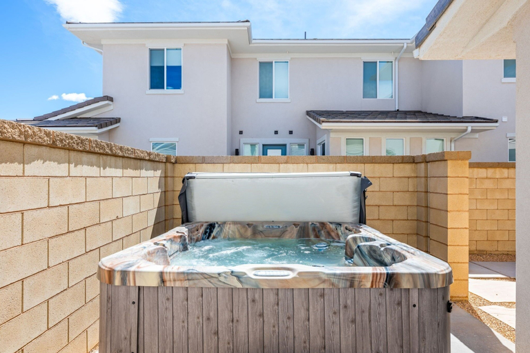 Sport & Beauty 5, Persian Palms by RedAwning, Washington