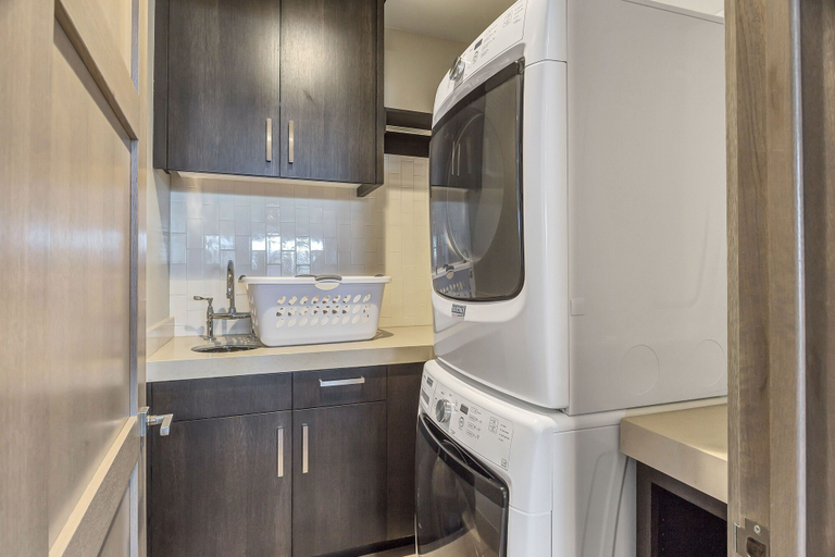 Private kitchen 3, Four Bedroom Penthouse 4 Apartment Hotel by RedAwning, Summit