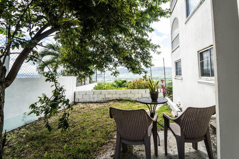 Others 4, Skyline Suites, Breathtaking Mountains & City View 1 Bedroom Apts by RedAwning